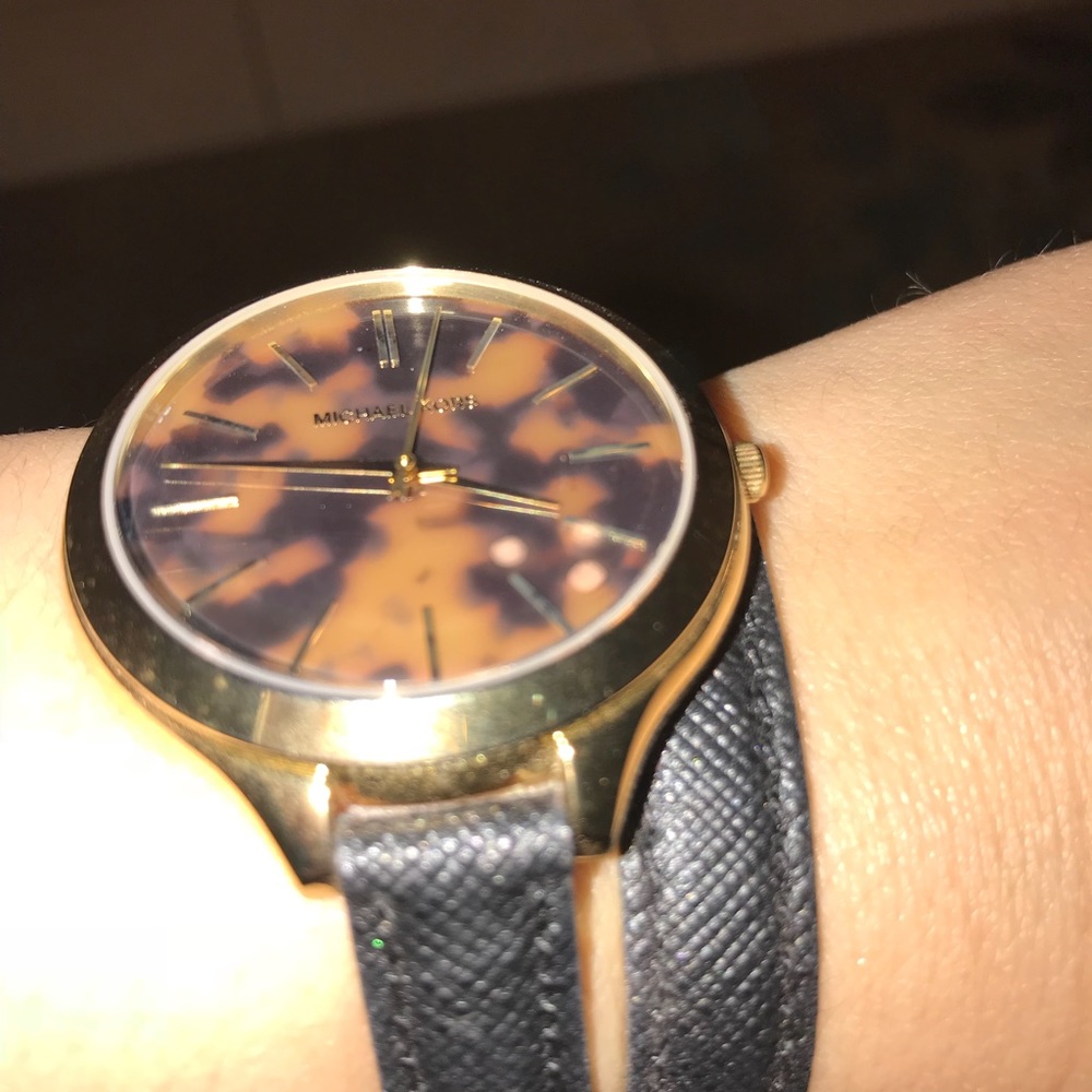 Michael Kors double wrap leather watch. - Picture 5 of 8
